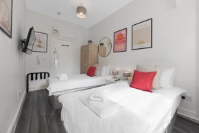 Economical Archway Nest, London